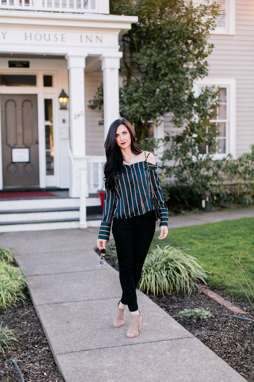 Pretty-Pure-One-Shoulder-Striped